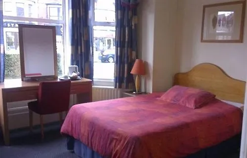 All Seasons Guest House Belfast 3*,